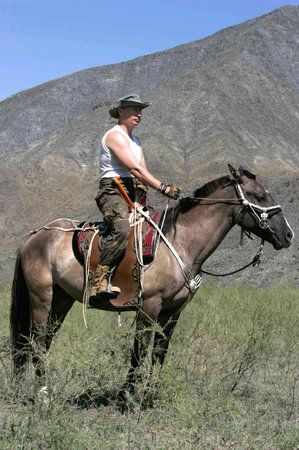Putin na koni na Sibiři