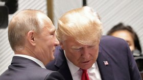 Americký prezident Donald Trump s ruským prezidentem Vladimirem Putinem