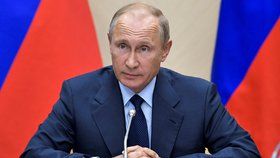 Vladimir Putin prohlásil, že uzavření hranic by na separatistických územích na východě Ukrajiny způsobilo stejné krveprolití, jaké se stalo v bosenské Srebrenici.