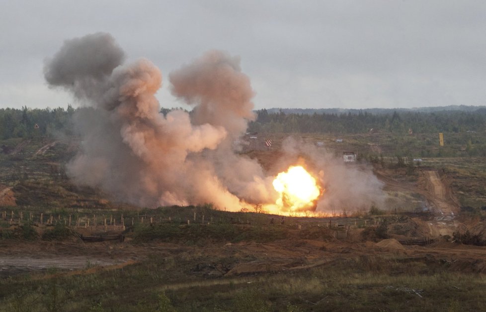 Prezident Putin se přijel podívat na vojenské cvičení Zapad 2017.