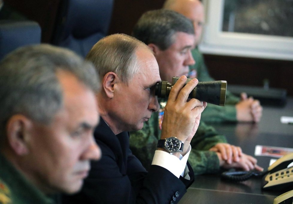 Prezident Putin se přijel podívat na vojenské cvičení Zapad 2017.