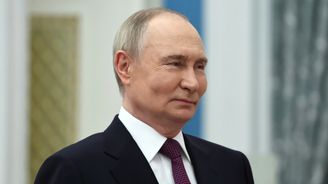Putin děkuje. Třetinu vojenského rozpočtu Ruska zaplatily západní firmy, vede Raiffeisen Bank Putin děkuje. Třetinu vojenského rozpočtu Ruska zaplatily západní firmy, vede Raiffeisen Bank