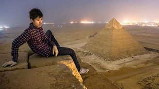 Jak vypadá pohled z vrcholu pyramidy v Gíze? Podívejte se na fotografie
