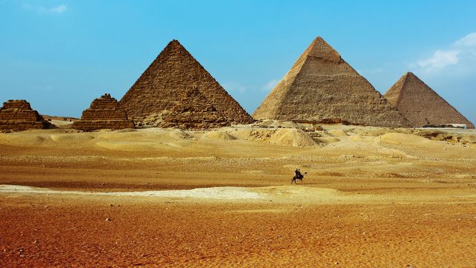 Pyramidy v Egyptě, ilustrační foto