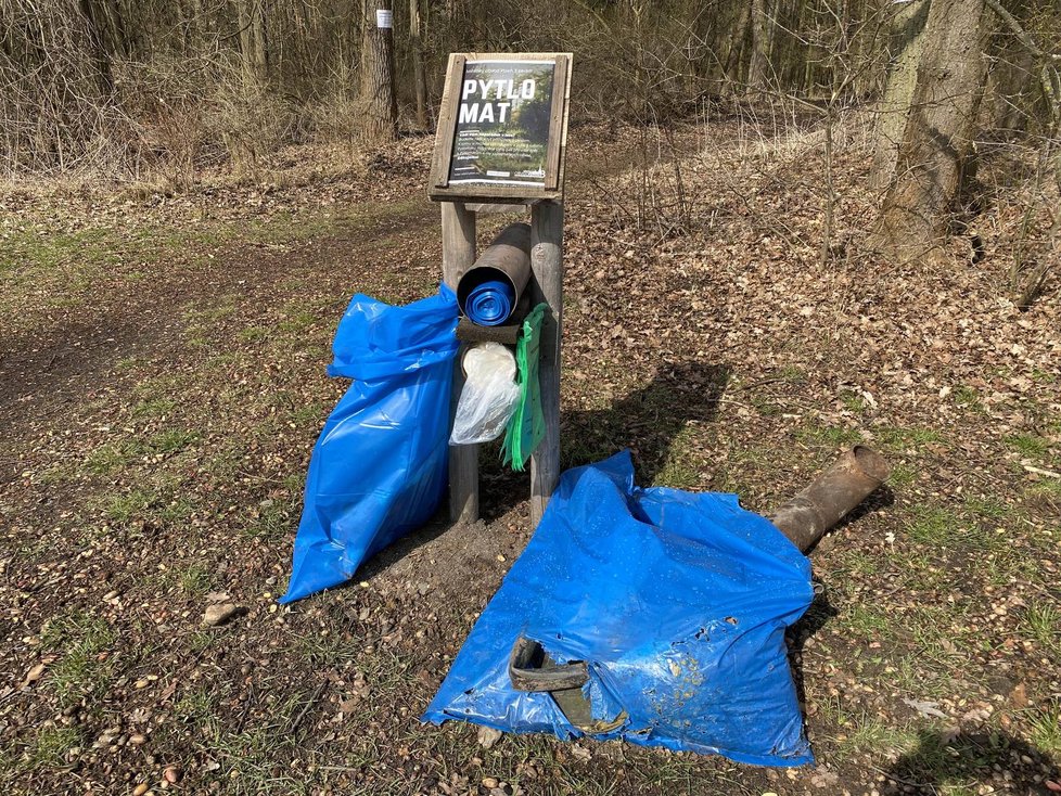 Pytlomaty u lesa v plzeňské části Nová Hospoda.