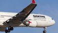Australská letecká společnost Qantas hodlá po cestujících vyžadovat očkování proti nemoci COVID-19.