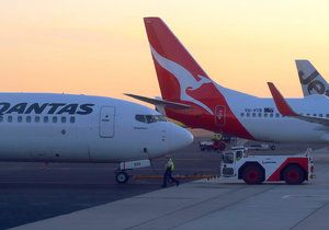 Letadlo společnosti Qantas po vzletu zaplnil kouř a muselo se vrátit na letiště.