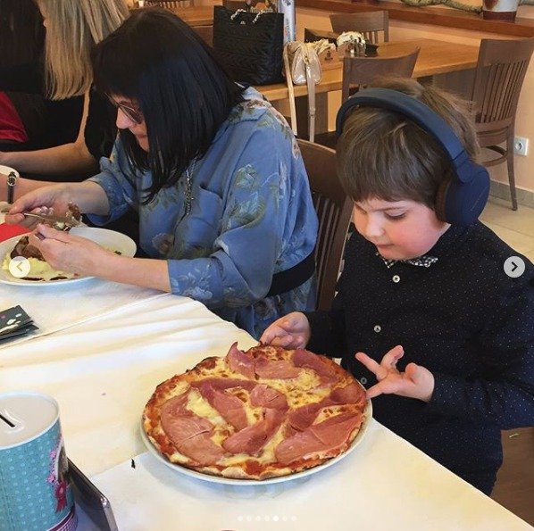 Quentin Kokta pojedl narozeninovou pizzu.