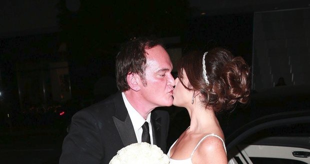Quentin Tarantino si vzal za ženu o 20 let mladší zpěvačku Daniellu Pick
