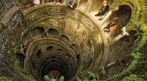 Quinta de Regaleira: Obrácené věže do podzemí