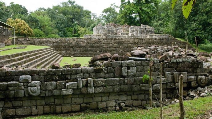 Quiriguá je staré mayské sídlo, které se nachází v guatemalském departementu Izabal.