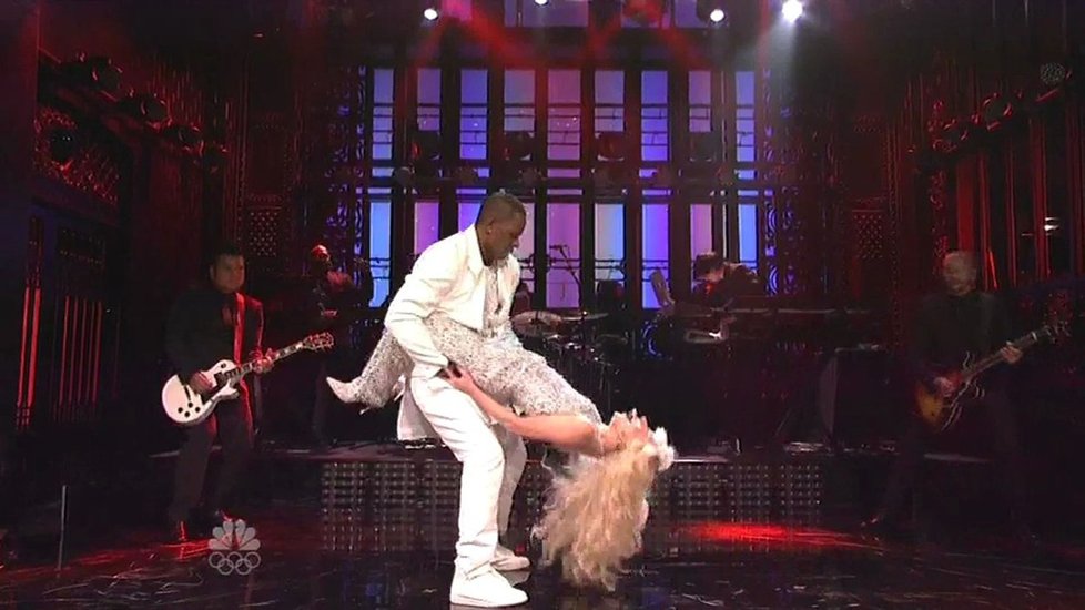 R. Kelly a Lady Gaga v Saturday Night Live