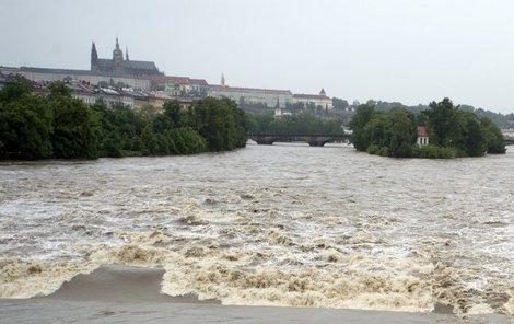 Praha čelí velké vodě