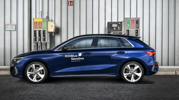 Audi doručuje vozy se speciálním eco-friendly benzínem a naftou R33, snižuje tak emise