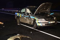 Řidička narazila na Kladensku do policistů. Odkláněli dopravu kvůli jiné nehodě