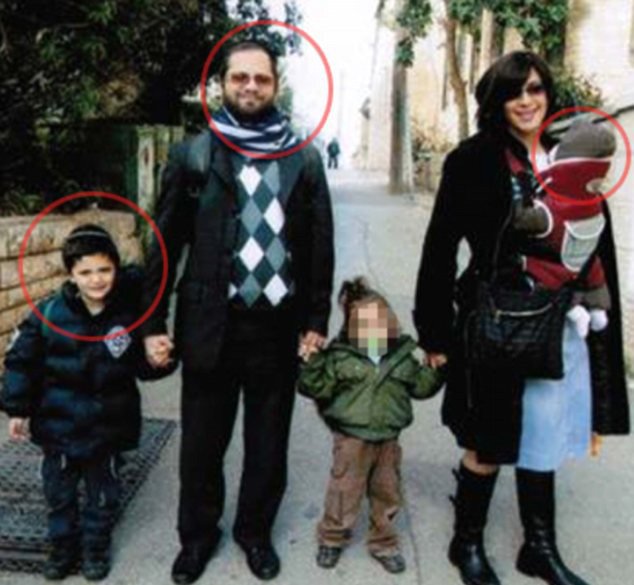 Rabín Jonathan Sandler a jeho dva syni zemřeli po střelbě šíleného bývalého vojáka ve francouzském Toulouse