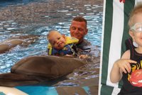 Davídek (9) je jeden ze sedmi lidí na světě s vzácnou nemocí: Pomáhají mu delfíni, rodina potřebuje peníze na terapii