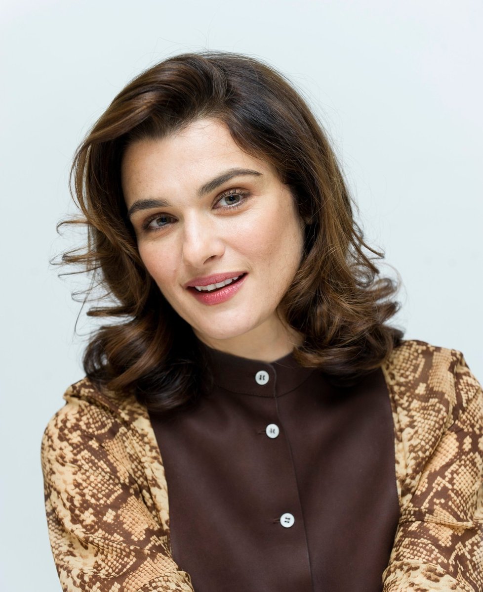 Tentokrát Rachel Weisz šlápla s výběrem outfitu vedle.