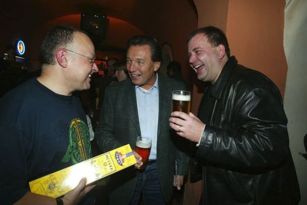 2002 Petr Pečený, Karel Gott a Radan Dolejš.