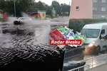 Silné bouřky řádí: V Praze nejezdí část vlaků, dětský tábor evakuovali, sledujte radar Blesku