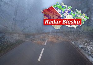 České silnice jsou pokryté sněhem, platí výstraha pro řidiče, sledujte radar Blesku.