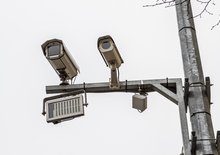 Konec rýžování na řidičích, nebo zhoršení bezpečnosti? Nová vláda chce obcím vzít příjmy z radarů