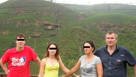 Radek Březina (vpravo) s rodinou na dovolené na Srí-Lance