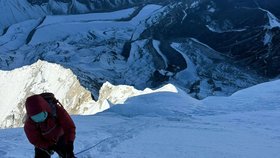 Měsíční expedice na horu Ama Dablam