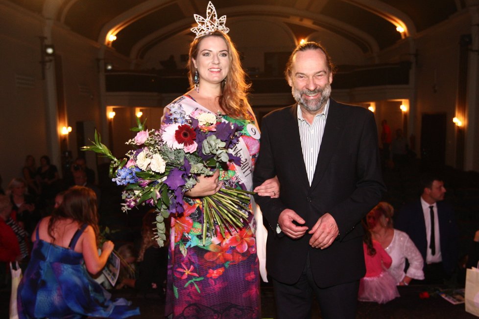 Radek John s vítězkou soutěže Miss Prima křivky 2017