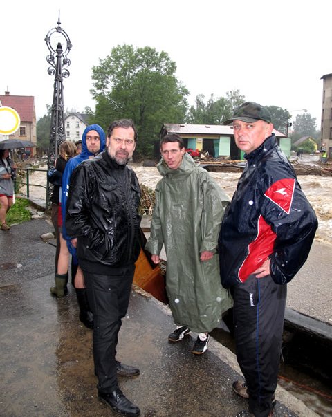 Radek John se vydal do oblastí zasažených povodněmi, navštívil i velmi zasaženou Chrastavu na Liberecku.