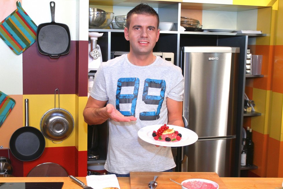 2014 - Když vařil na televizi Barrandov, měl sportovní postavu.