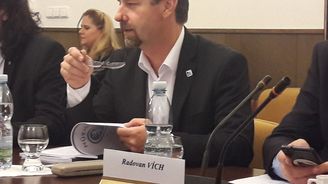 Koten opět vzbudil debatu ve sněmovně, ta jej potvrdila šéfem bezpečnostního výboru Koten opět vzbudil debatu ve sněmovně, ta jej potvrdila šéfem bezpečnostního výboru