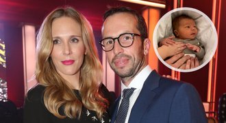 Pyšný táta Štěpánek vysekl poklonu své Nicol: 11 hodin po porodu zkouška! Pyšný táta Štěpánek vysekl poklonu své Nicol: 11 hodin po porodu zkouška!