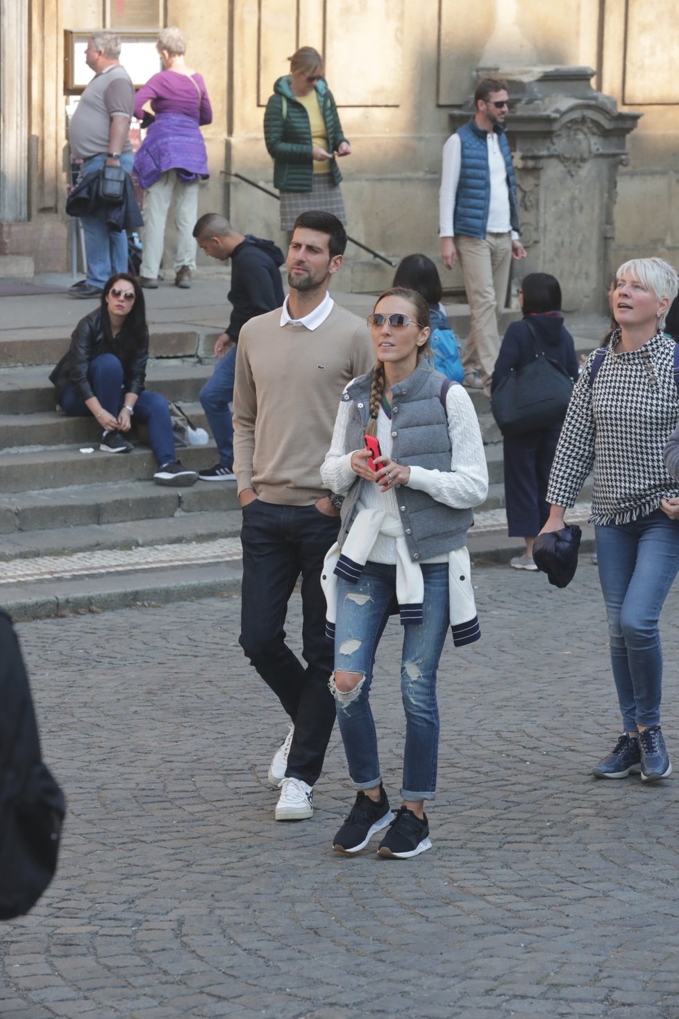 Djokovič s manželkou před rozlučkou navštívil  centrum Prahy.