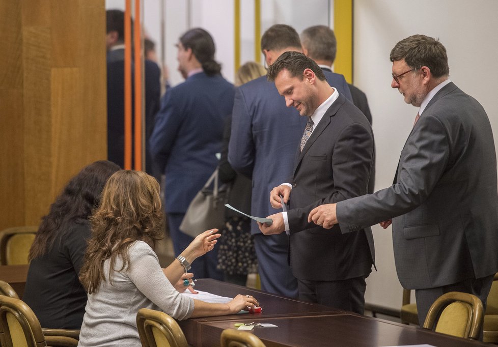 Radek Vondráček (ANO) byl na ustavující schůzi zvolen novým předsedou Poslanecké sněmovny