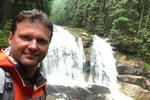 Šéf Sněmovny Radek Vondráček na výletu u Mumlavského vodopádu