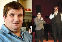 Z nevidomého zpěváka Radka Žaluda vylákal jeho »kamarád« přes milion. Kauza míří k soudu