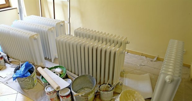 Pokud chcete provést generální rekonstrukci, vyplatí se radiátory kompletně demontovat.