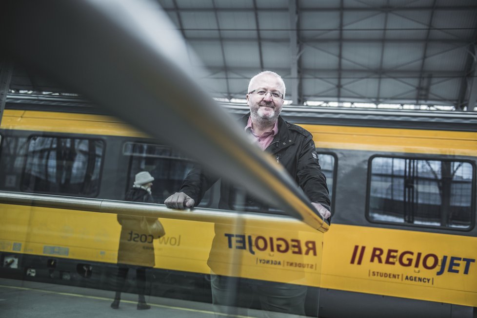 Podnikatel Radim Jančura už před časem sjednotil svou vlakovou a autobusovou dopravu pod značku RegioJet.