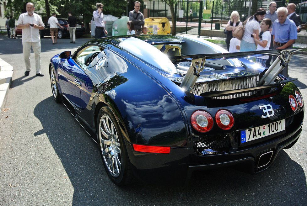 Amortizace Veyronu je 500 korun na kilometr.