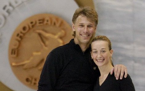 Krasobruslařští šampioni Kovaříková a Novotný byli čtrnáct let manželé, pak se rozvedli a hádají se o majetek.