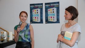 Spisovatelka Radka Třeštíková při prezentaci své knihy.