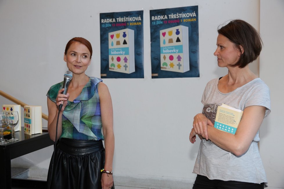 Spisovatelka Radka Třeštíková při prezentaci své knihy
