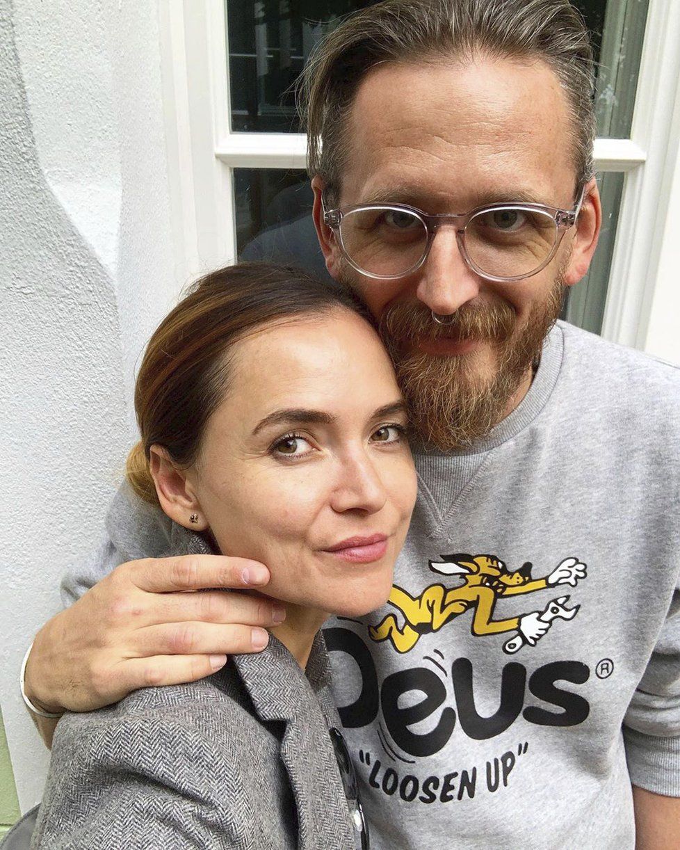 S manželem, fotografem  Tomášem Třeštíkem.