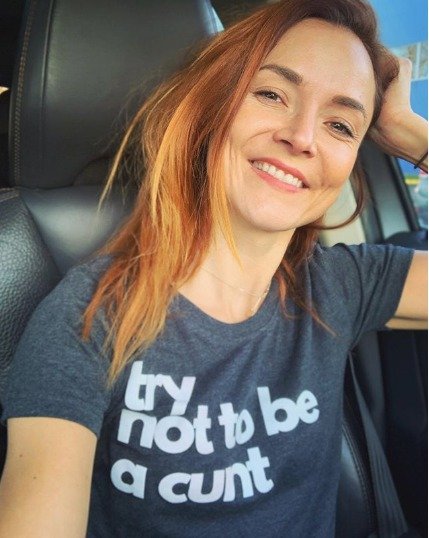Radka Třeštíková se přitom na Instagramu profiluje jako žena s velkým smyslem pro humor