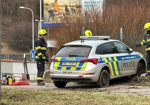 V Radlické ulici havaroval policejní vůz. (23. leden 2024)