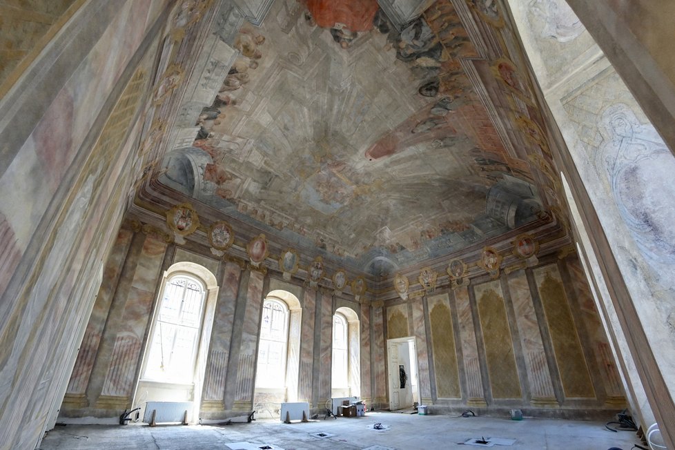 Historický skvost – barokní malby ve sněmovním sále brněnské Nové radnice – se podařilo restaurovat.