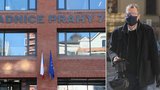 Radnice Prahy 7 podává ústavní stížnost: Vadí jí omezení jednání zastupitelstev kvůli koronaviru