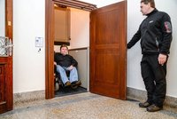Na radnici v Plzni konečně výtahem: V renesanční budově je zdviž a toalety za 23 milionů