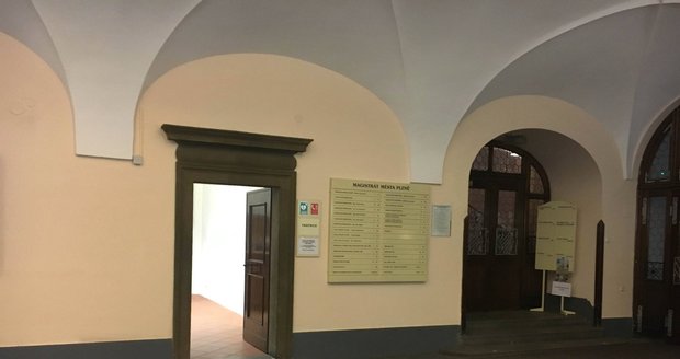 Plzeňská radnice má nový bezbariérový výtah.